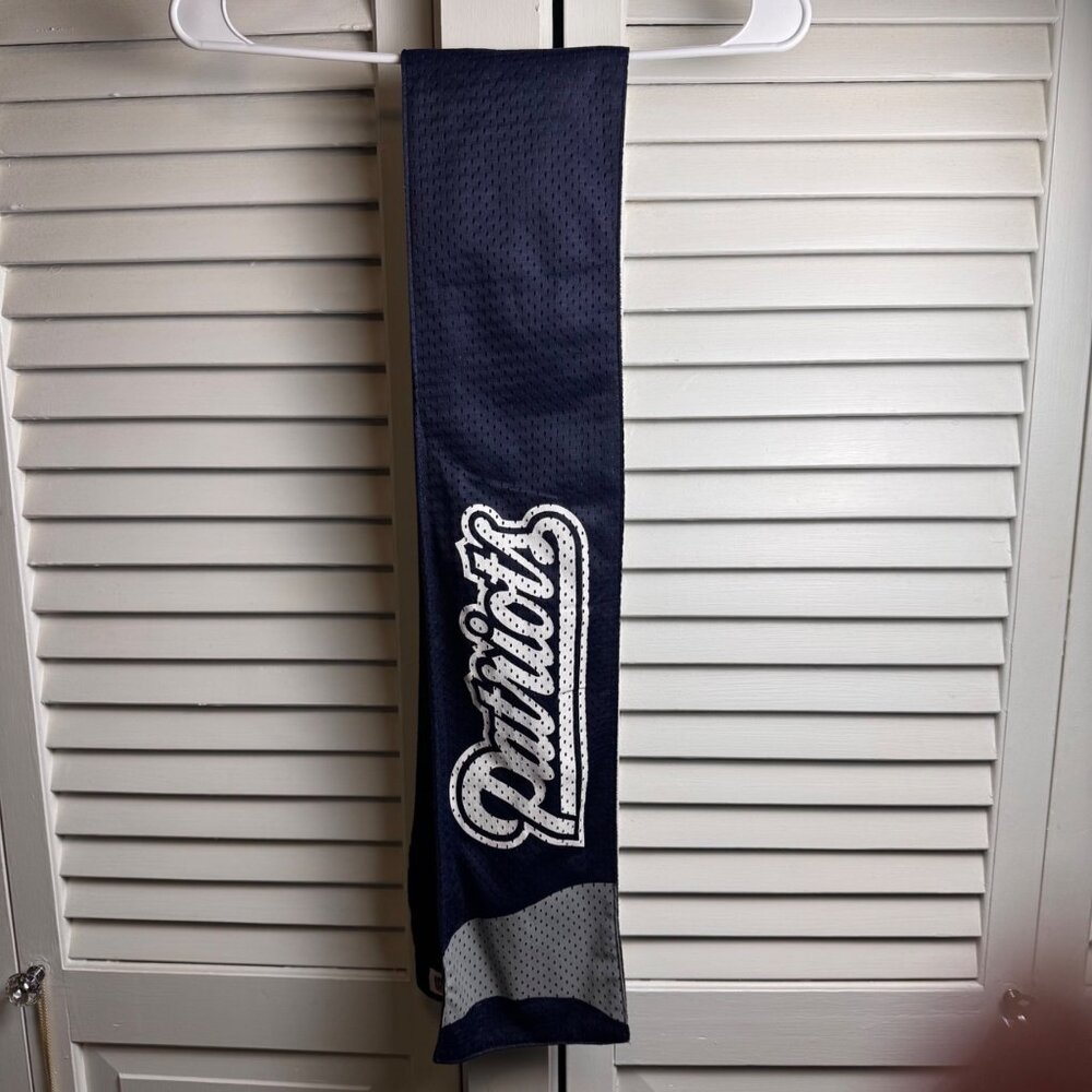 Patriots Littlearth MVP Scarf Navy & Black Fleece Mesh Detailing football fan